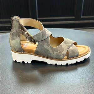 Green and White Chunky Sole Sandals with Ankle Strap